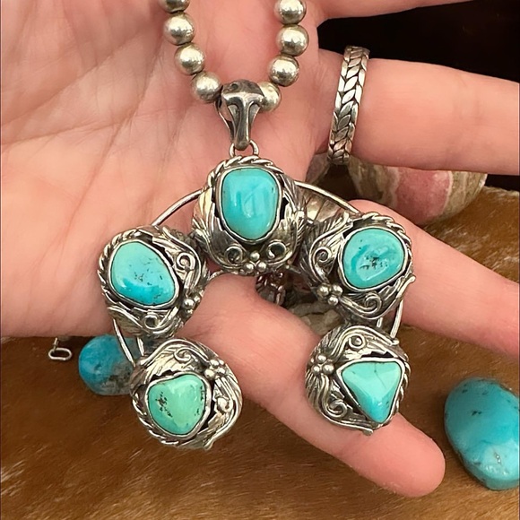 Sleeping beauty Southwestern naja sterling silver pendant - Picture 2 of 10